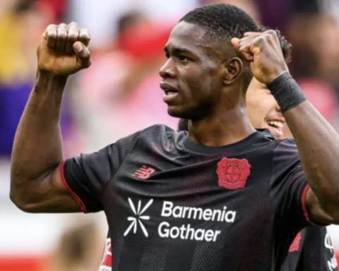 الهلال يفاوض مهاجم باير ليفركوزن كوفان في الميركاتو الشتوي