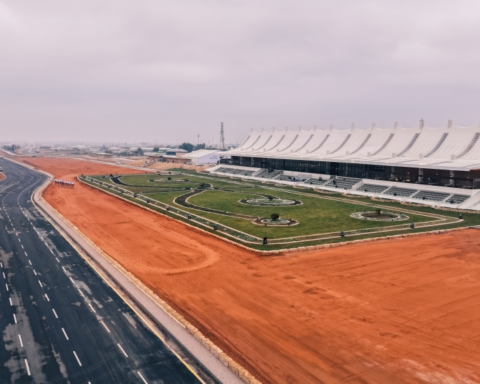 مهرجان خادم الحرمين للهجن 2024: جوائز ضخمة وتراث عريق