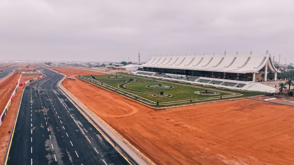 مهرجان خادم الحرمين للهجن 2024: جوائز ضخمة وتراث عريق