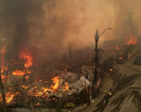 حرائق تشيلي: 19 قتيلاً ودمار هائل وإعلان الطوارئ