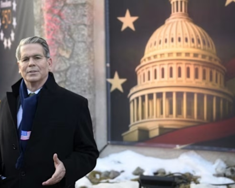 بيسنت يحذر أوروبا من رسوم مضادة بسبب أزمة جرينلاند