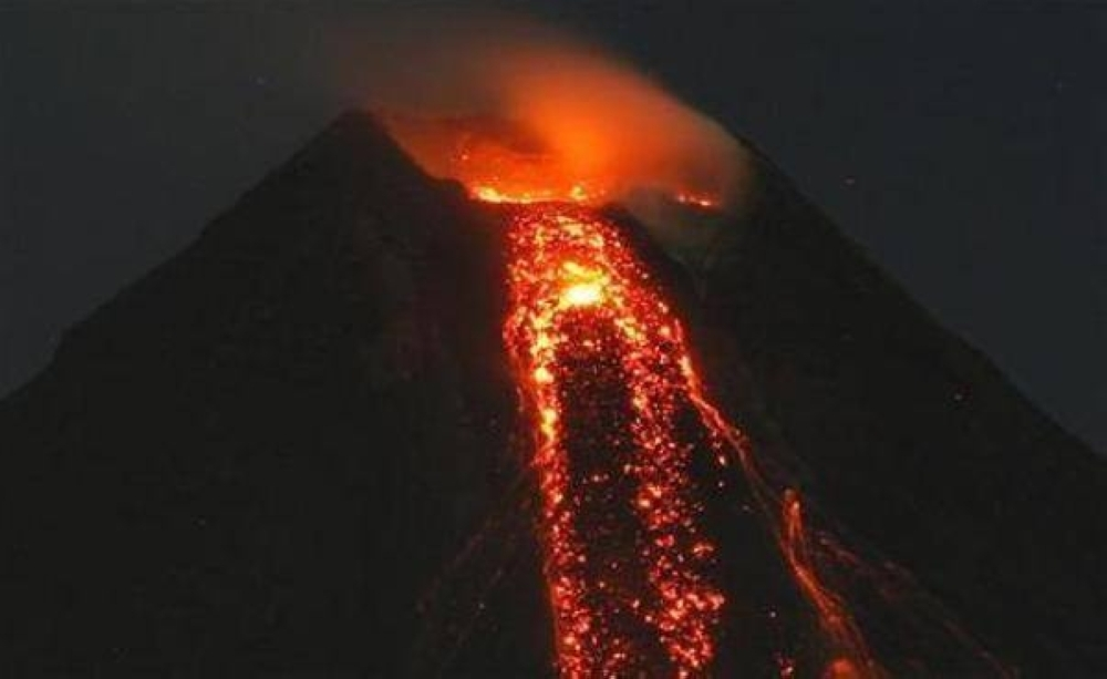 Mayon volcano activity in the Philippines: warnings and evacuation of residents