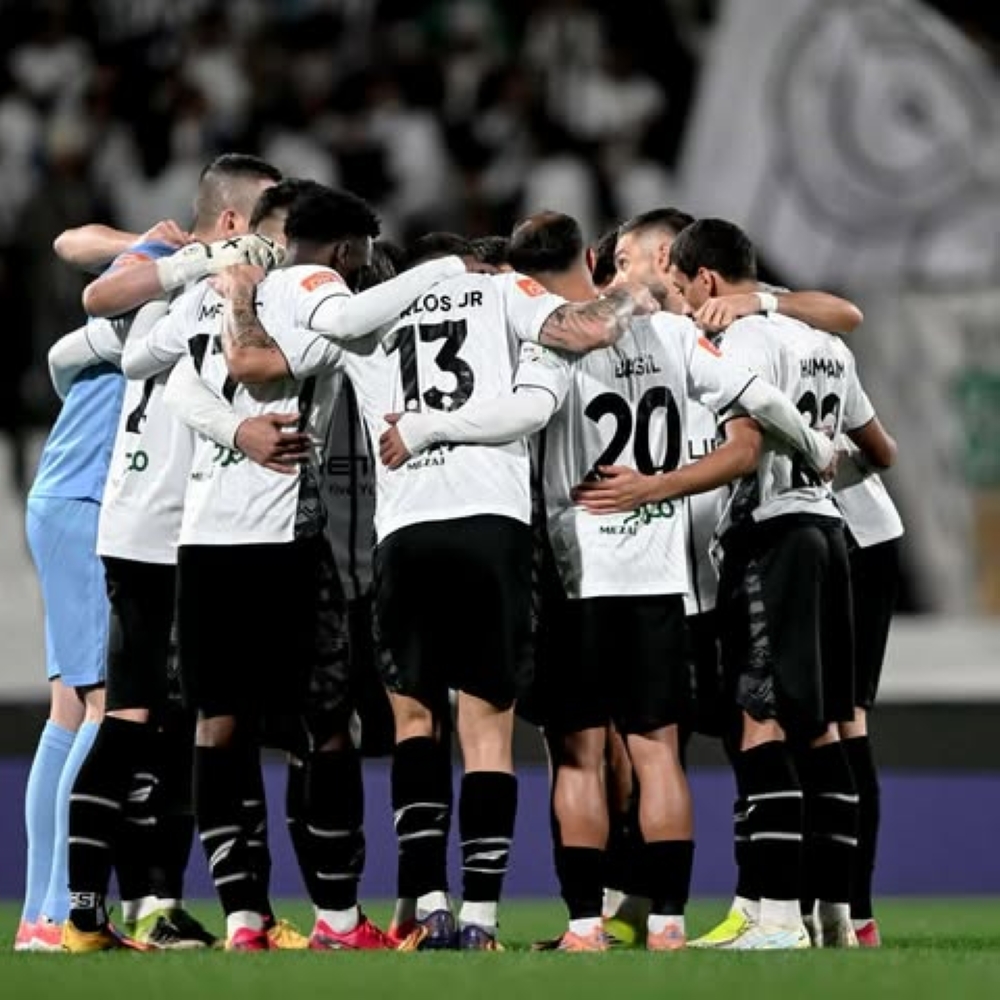 إيقاف إداري الشباب 4 مباريات وتغريمه بعد أحداث مباراة النصر