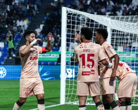 الخلود يسحق الفتح بخماسية في دوري روشن وينهي سلسلة اللاهزيمة