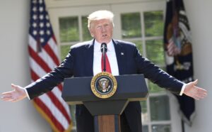 Trump holds surprise press conference at the White House... Time and details