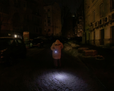 نزوح جماعي من كييف بعد قصف روسيا لمنشآت الطاقة