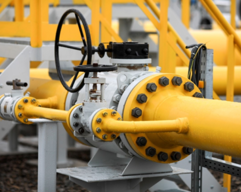 انخفاض أسعار الغاز الطبيعي المسال في 2026 مع زيادة الإنتاج