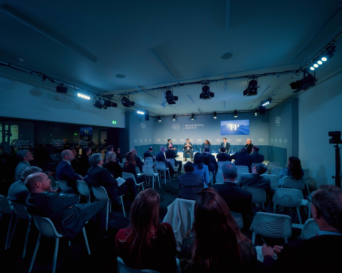 الخريف من دافوس: شراكات دولية لتأمين المعادن والتحول الطاقي