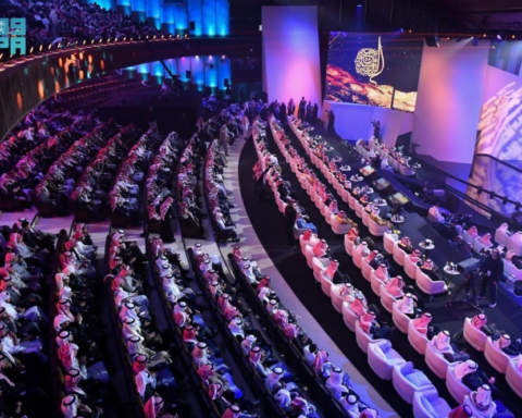 محمد المحلكم يفوز بلقب شاعر الراية 4 وجائزة المليون