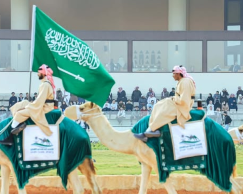 افتتاح قرية الجنادرية في مهرجان خادم الحرمين للهجن بالرياض