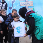 السعودية توزع ملابس شتوية على طلاب غزة عبر مركز الملك سلمان