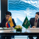 السعودية والإكوادور توقعان اتفاقية تعاون في دافوس 2026