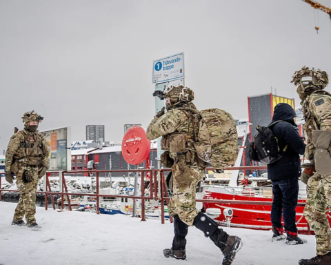 الدنمارك تعزز قواتها في غرينلاند رداً على التوترات الأخيرة