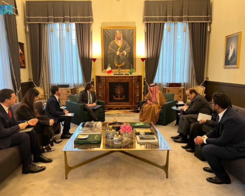 عادل الجبير في روما: مباحثات سياسية ومناخية تعزز الشراكة السعودية الإيطالية
