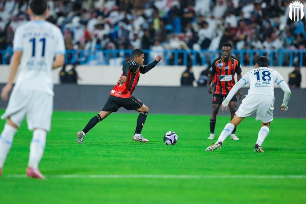 ملخص مباراة الأخدود والرياض: تعادل مثير 2-2 في دوري روشن