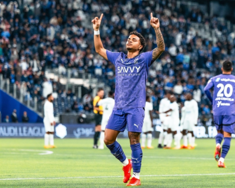 كايو سيزار يودع الهلال وينتقل لكورينثيانز: القصة الكاملة