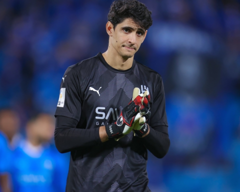 الهلال يعلن طبيعة إصابة ياسين بونو وموعد الفحص الطبي