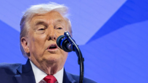 ترامب في دافوس: على أوروبا والناتو تحمل مسؤولية أوكرانيا