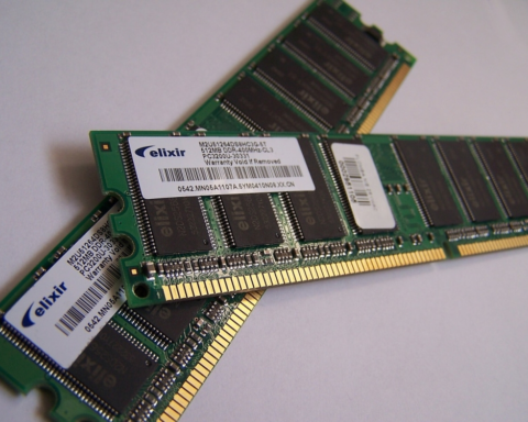 ارتفاع أسعار الهواتف والكمبيوتر في 2026 بسبب نقص الرقائق