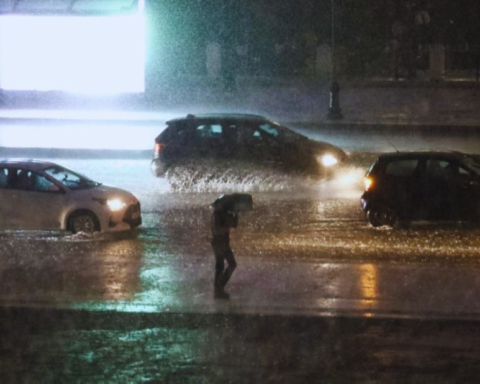 الأرصاد يحذر: أمطار غزيرة وسيول على القصيم والمدينة