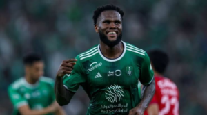 الأهلي يقدم عرضاً لتجديد عقد فرانك كيسييه: التفاصيل الكاملة
