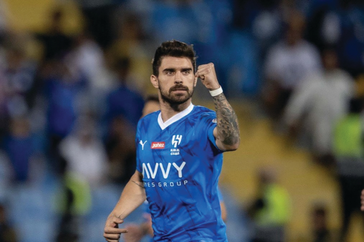 روبن نيفيز يتألق مع الهلال وعرض مانشستر يونايتد يهدد بقاءه