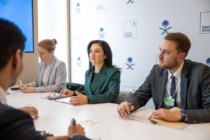 دافوس 2026: وزير الاقتصاد السعودي يبحث تعزيز الشراكة مع ألمانيا