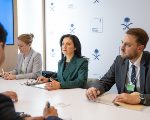 دافوس 2026: وزير الاقتصاد السعودي يبحث تعزيز الشراكة مع ألمانيا