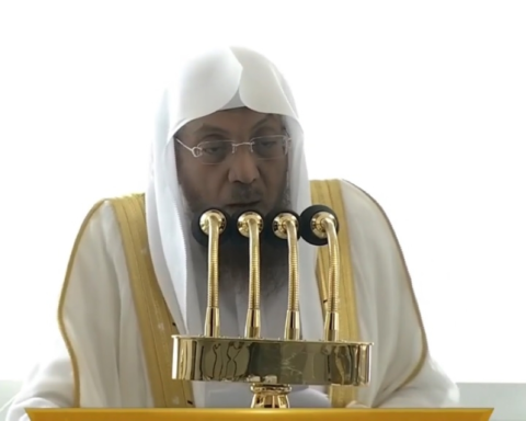 خطيب المسجد الحرام: حسن اختيار الصديق أمان للشباب