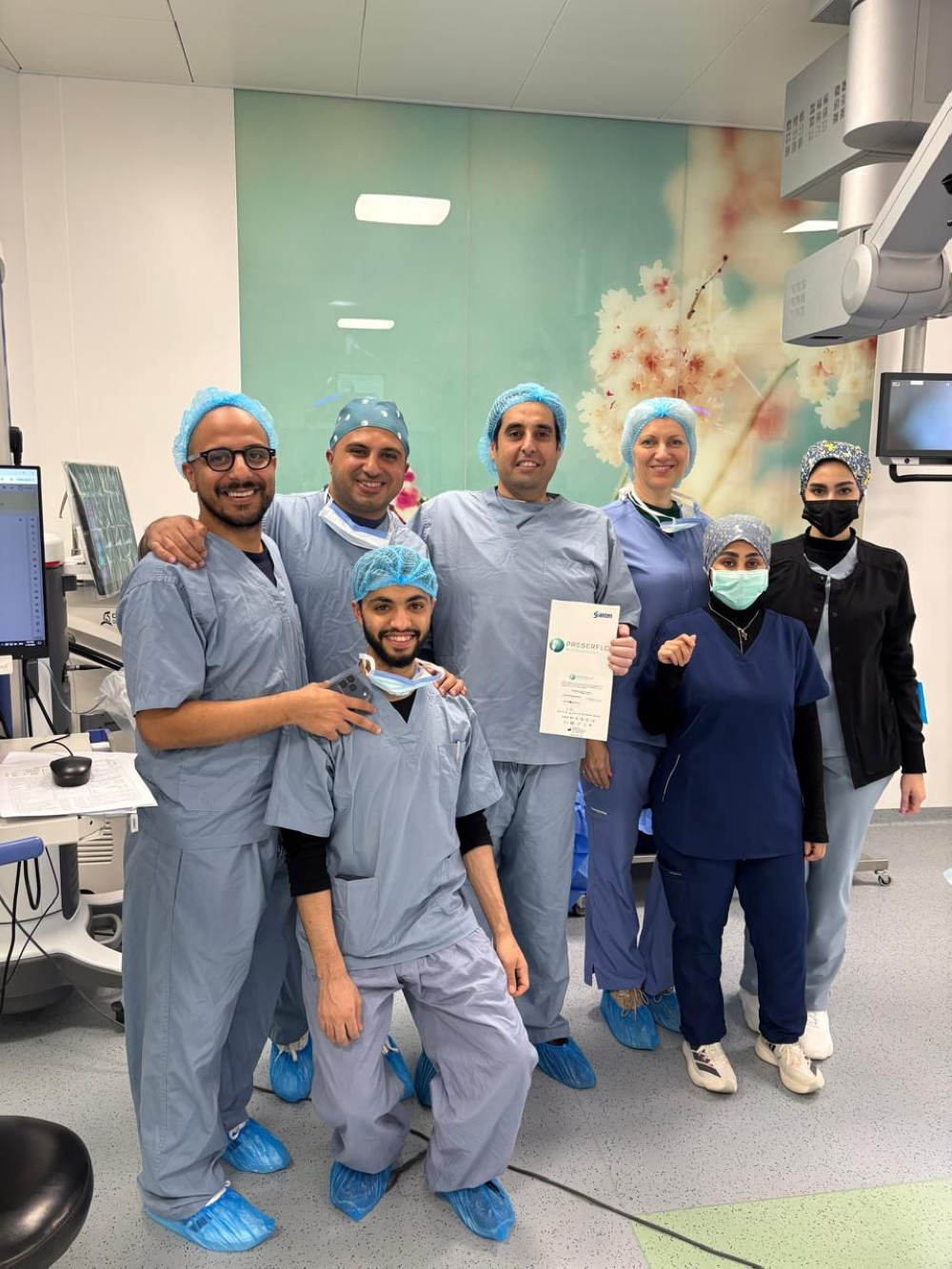 أول عملية لعلاج الجلوكوما بتقنية المايكرو شنت في الرياض