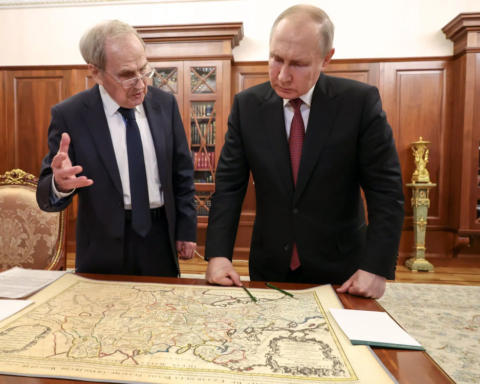 روسيا وأوكرانيا: مستقبل دونباس على طاولة المفاوضات الثلاثية