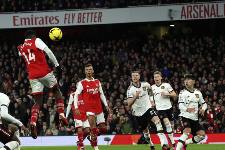 أرسنال ضد مانشستر يونايتد: قمة الجولة 23 من الدوري الإنجليزي