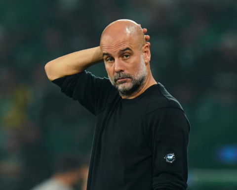 غوارديولا: مانشستر سيتي يطارد آرسنال "أفضل فريق بالعالم"