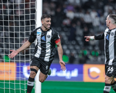 الشباب يجهز عبدالرزاق حمدالله لمواجهة الخليج في دوري روشن