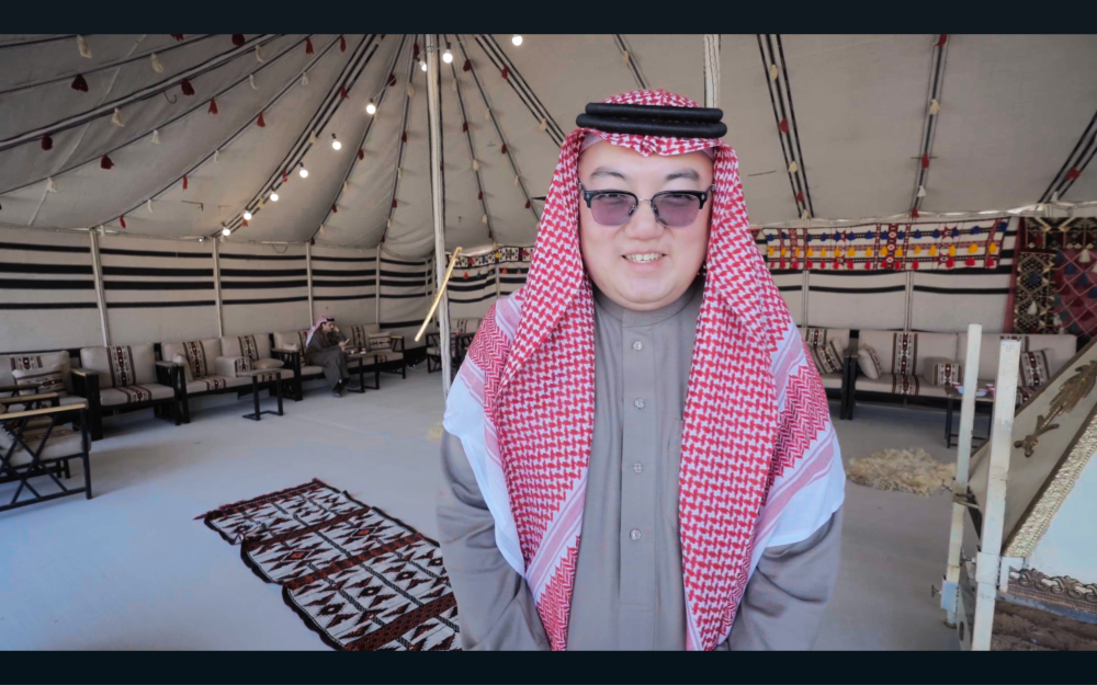 مهرجان خادم الحرمين للهجن يبهر مقيماً صينياً بجودة التنظيم