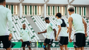 تشكيل الأهلي المتوقع ضد نيوم في دوري روشن.. عودة ميندي