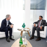 وزير الصناعة يبحث في دافوس شراكات استراتيجية مع قادة عالميين