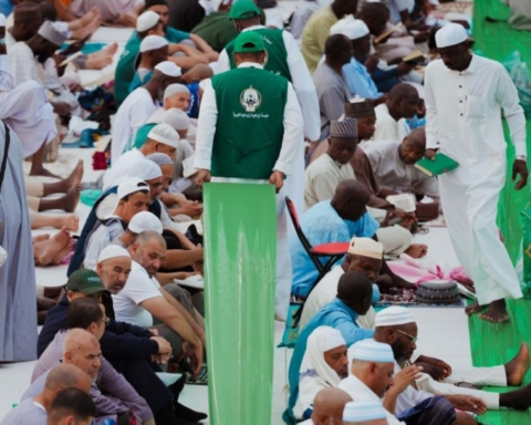 آلية إفطار الصائمين في الحرمين عبر إحسان ونسك: حوكمة وشفافية