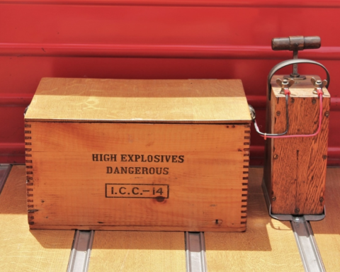 لائحة نظام المتفجرات والمفرقعات الجديدة: شروط الاستيراد والنقل