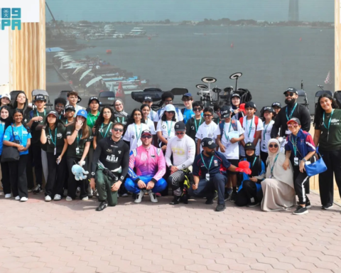 مبادرة تعليمية لطلاب المدارس في بطولة E1 للزوارق بجدة