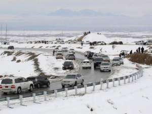 أفغانستان: 61 قتيلاً ودمار مئات المنازل بسبب الثلوج والأمطار