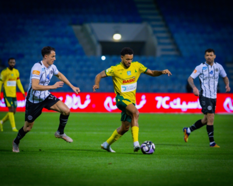 نتيجة مباراة الخليج والشباب في دوري روشن: تعادل سلبي وطرد