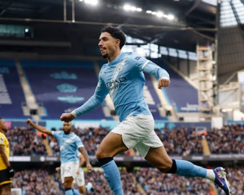 مانشستر سيتي يهزم وولفرهامبتون 2-0 في الدوري الإنجليزي