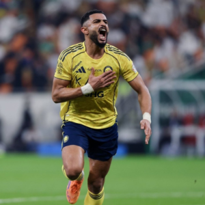 النصر يستعيد عبدالإله العمري قبل مواجهة التعاون - تفاصيل العودة