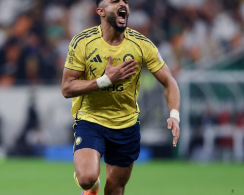 النصر يستعيد عبدالإله العمري قبل مواجهة التعاون - تفاصيل العودة