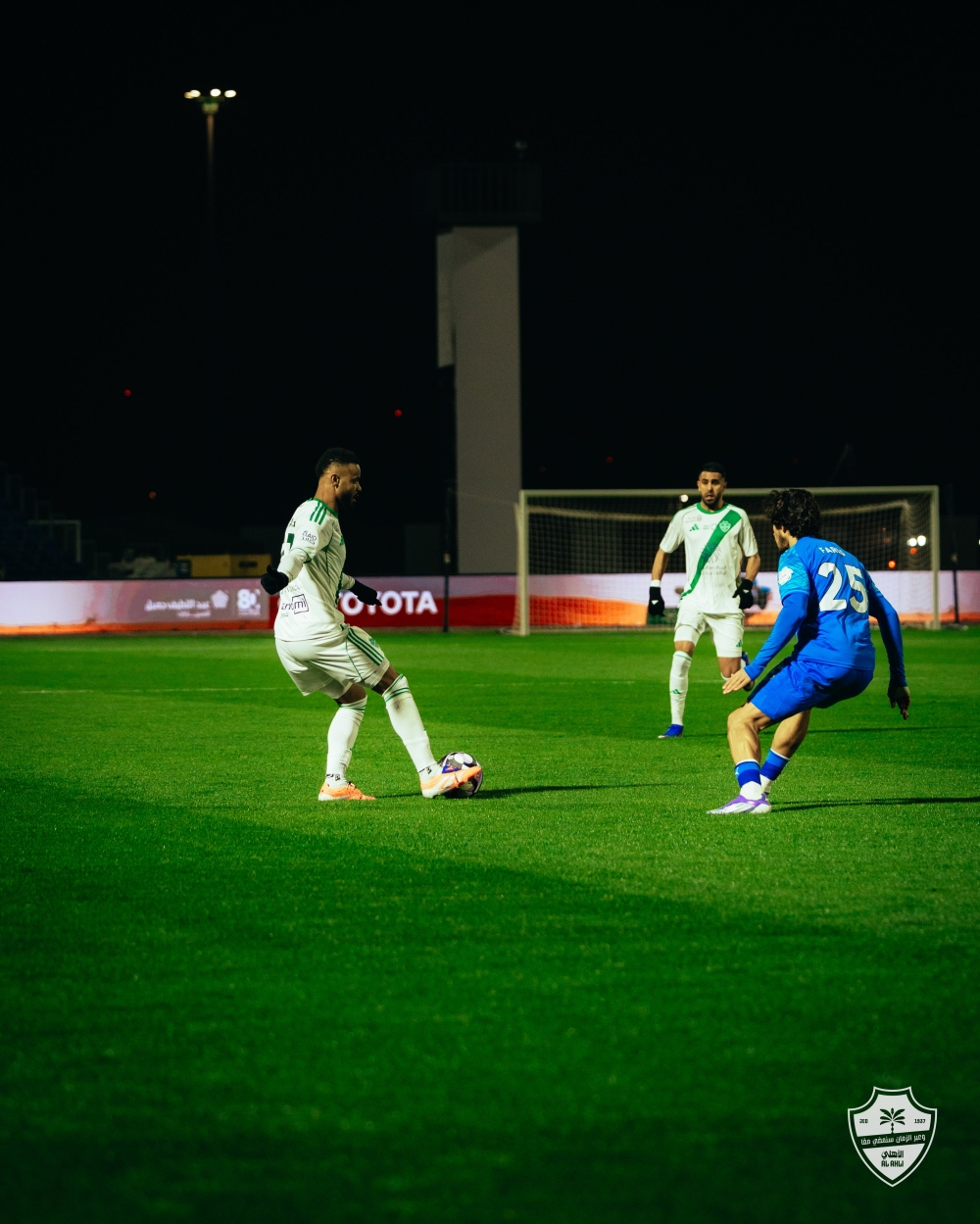 حقيقة ركلة جزاء الأهلي أمام نيوم.. خبير تحكيمي يوضح