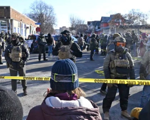 مقتل شخص برصاص فدرالي في مينيابوليس وتيم والز يهاجم ترامب