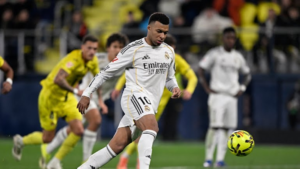 مبابي يقود ريال مدريد لصدارة الليغا بثنائية في فياريال