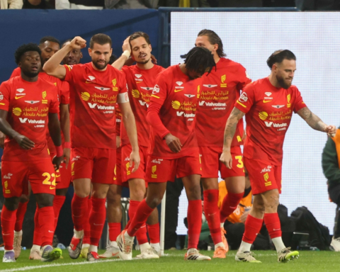 خماسي القادسية مهدد بالغياب عن مواجهة الهلال بدوري روشن