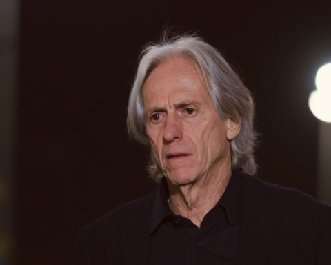 جيسوس يعلن غياب أيمن يحيى عن النصر أمام التعاون بدوري روشن